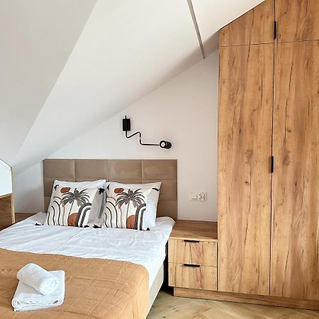 Dmk Oak Studio Near Warsaw-Modlin Airport Nowy Dwor Mazowiecki Exterior photo